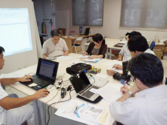 ただいま、「うぇるかむ」編集会議中です